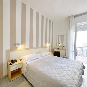 Aura Living 3*, Rimini Italien
