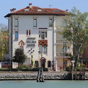 https://russo-palace.hotelinveneto.com