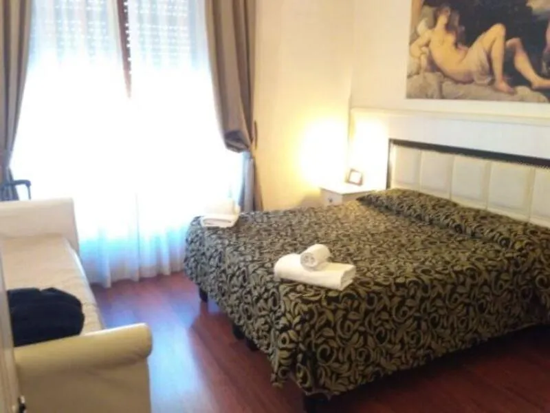 Florence Room B&B 2*,  Italy